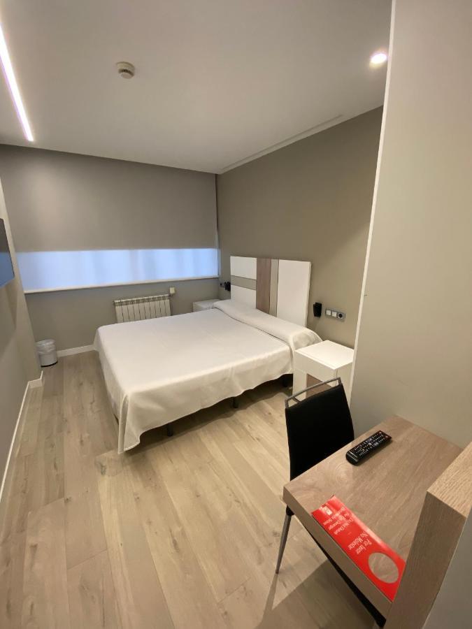 Hotel Escuela มาดริด ภายนอก รูปภาพ