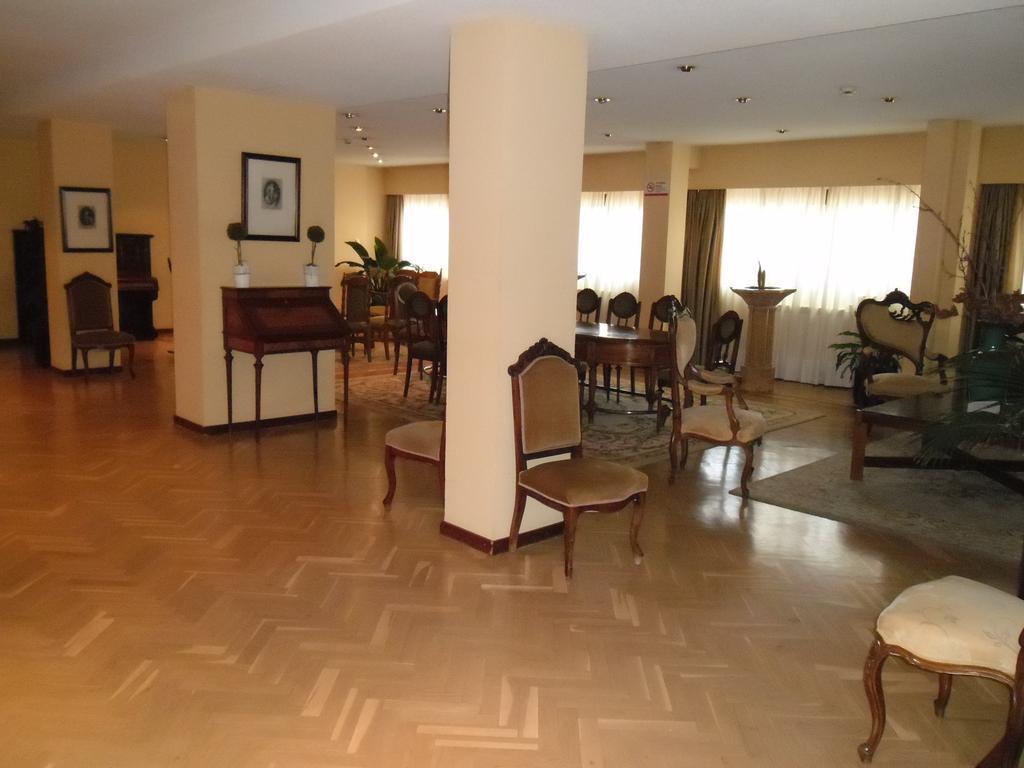 Hotel Escuela มาดริด ภายนอก รูปภาพ